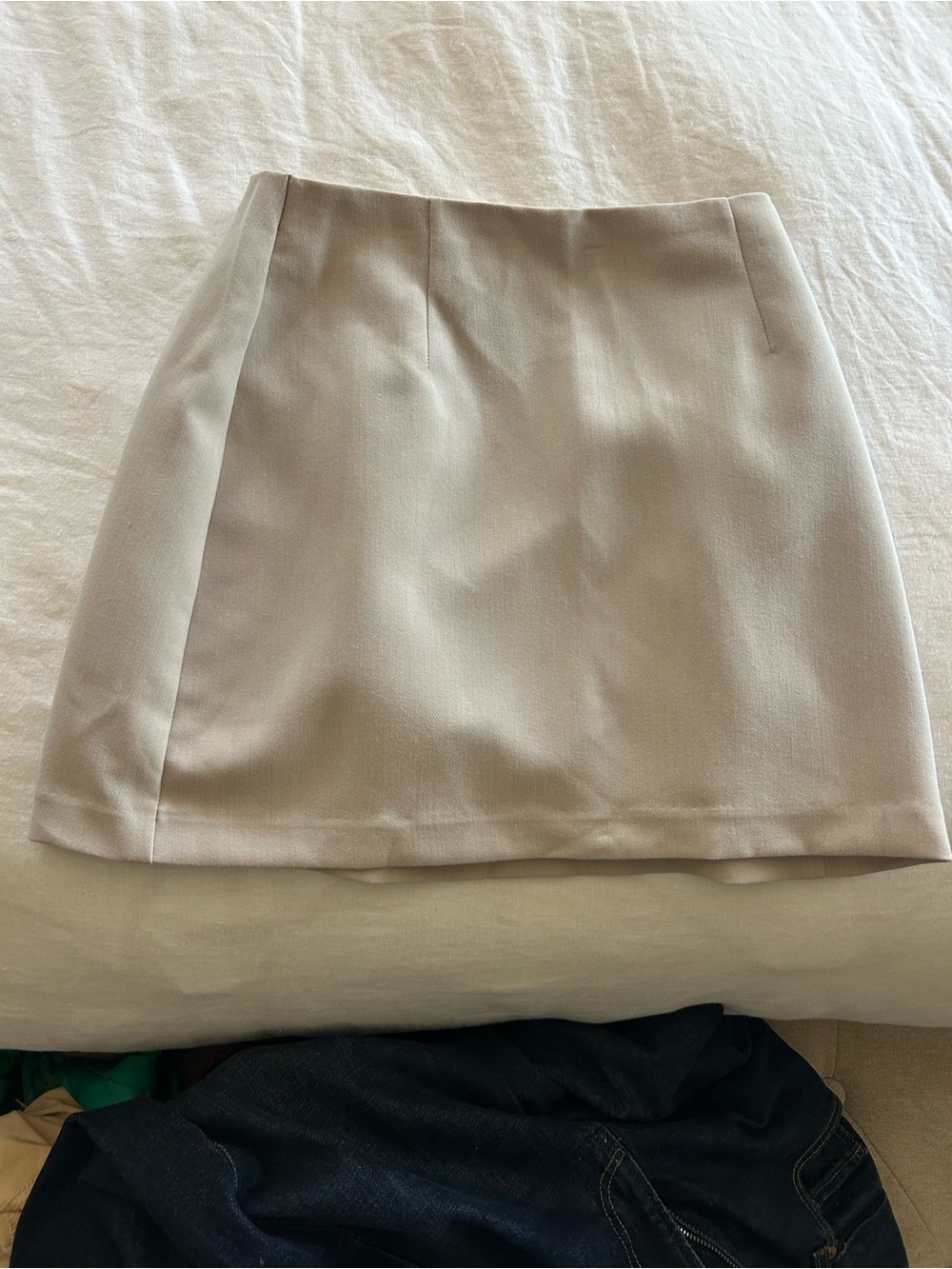 Abercrombie Women's Cream Straight Mini Skirt